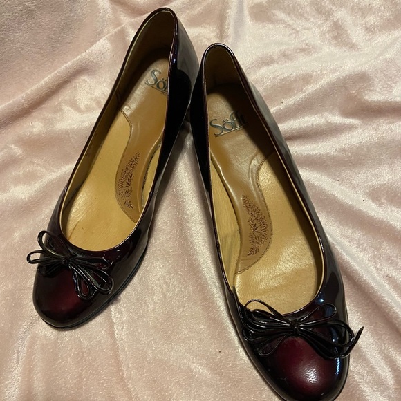 Sofft Burgandy Flats Sophisticated Design Versatile - Picture 4 of 5